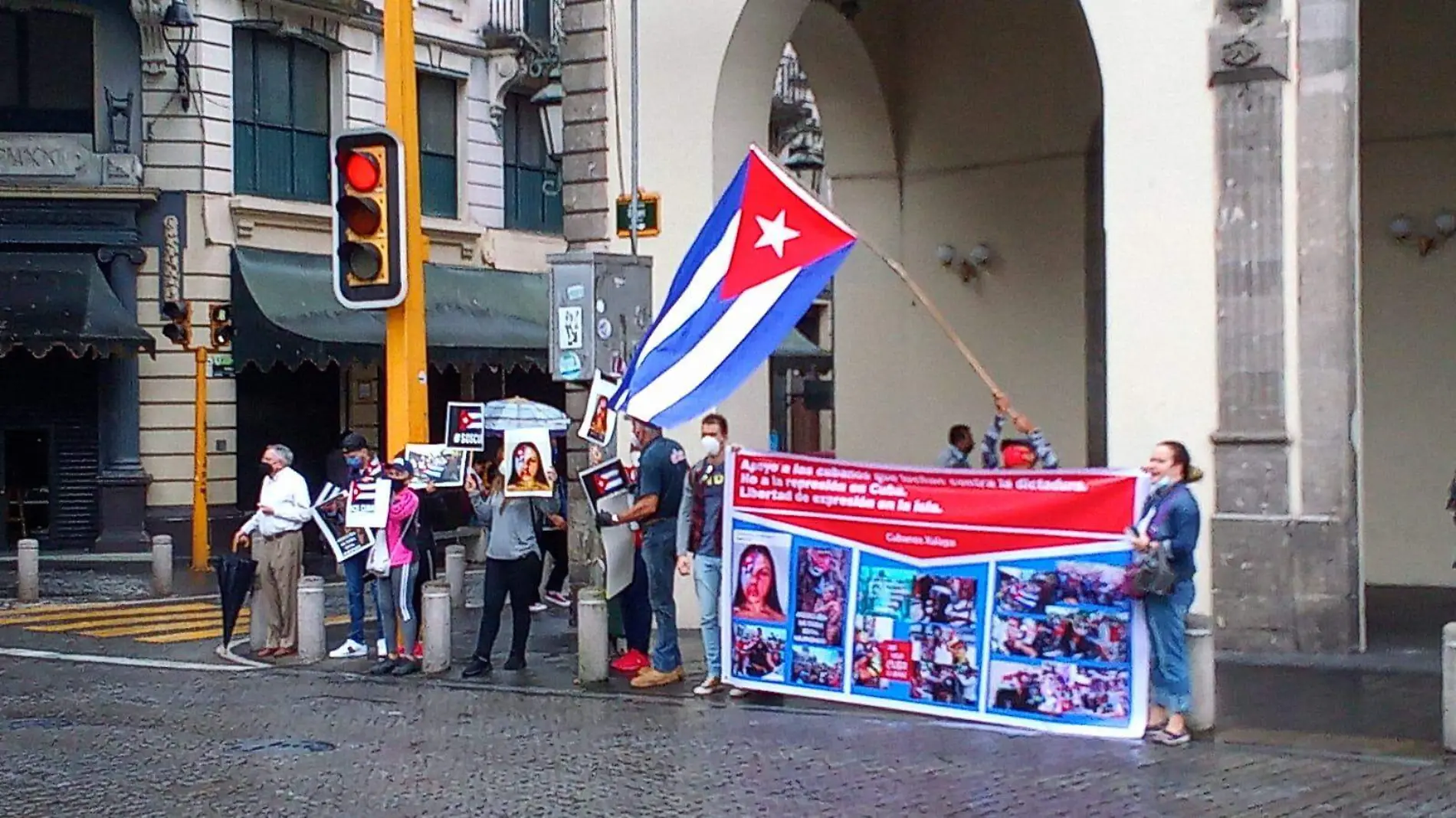 Cubanos radicados en Xalapa festejan levantamiento contra el Gobierno de Miguel Díaz-Canel